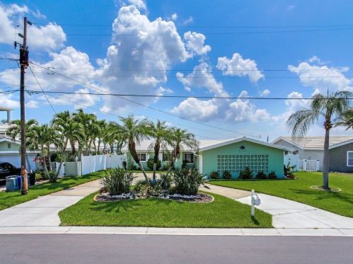 537 Johns Pass Ave, Saint Petersburg, FL 33708-2368