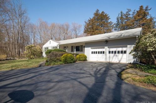 112 Dabney Rd, New Canaan, CT 06840-5129