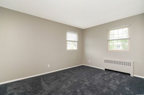 10 Cliftwood Pl, San Remo NY  11754-4011 exterior