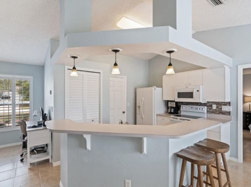 8425 102 Ct, Vero Beach FL  32967-3282 exterior