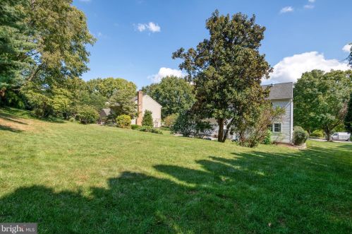 1707 Crossfield Dr, Lancaster PA 17603-6789 exterior