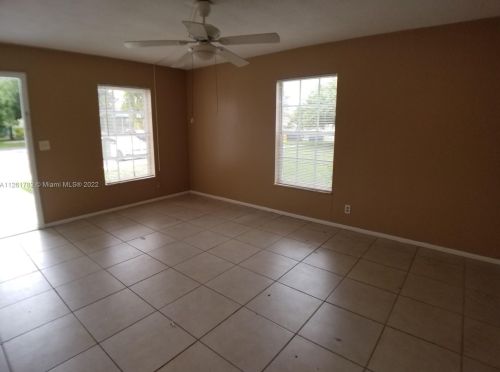 4951 Wedgewood Way, West Palm Beach, FL 33417-5381