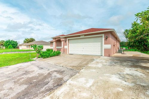 2881 2nd Ave, Naples, FL 34120-3756