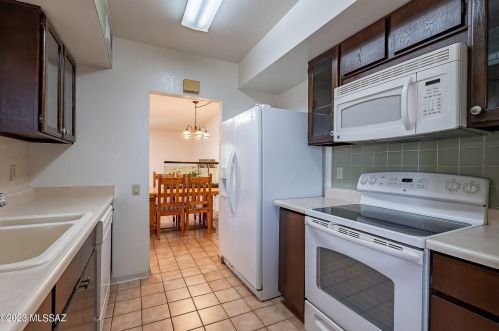 1176 Alpine Cir, Green Valley AZ 85614-1830 exterior