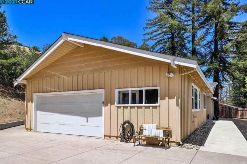 5144 Pleasant Valley Dr, Pacheco, CA 94553-5740