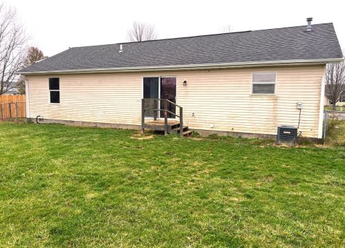 1097 Sheffield Ct, London OH  43140-2162 exterior