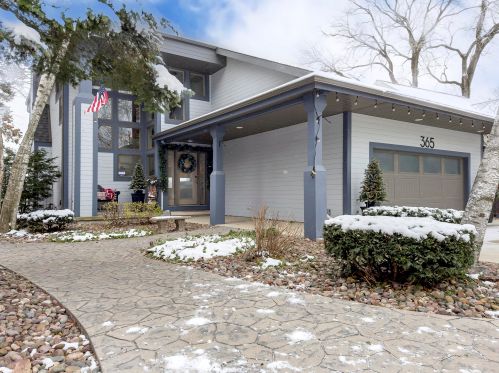 365 Ferry Dr, Lake Mills, WI 53551-1421