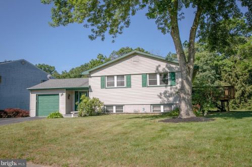 39 Mary Ln, Waterford, NJ 08089-2401
