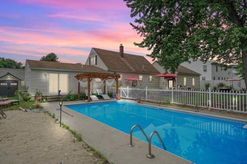 100 Monroe St, Nashua, NH 03060-4447