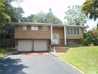 19 Dale Ln, Hauppauge, NY 11788-4328