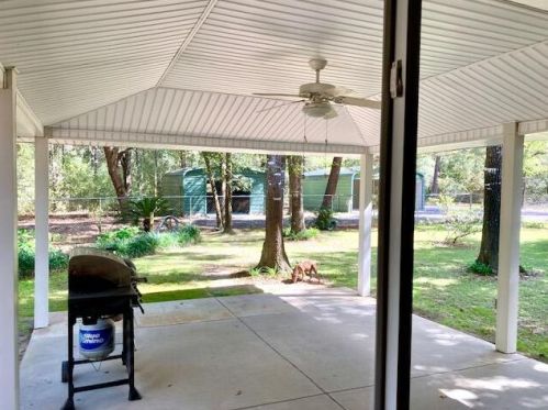 194 Creekside Ln, Defuniak Springs FL  32433-4906 exterior