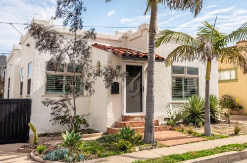 328 Eliot Ln, Long Beach, CA 90814-3117
