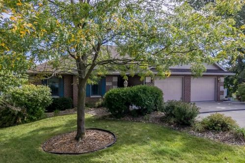 3176 Crestview Dr, Beaconsfield, IA 50074-4414