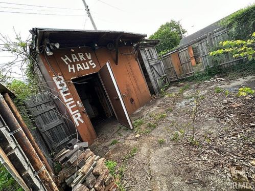 226 Jefferson Blvd, Mishawaka IN  46545-0056 exterior