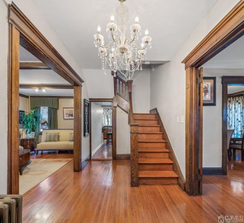 307 2nd Ave, Roselle, NJ 07203-1307