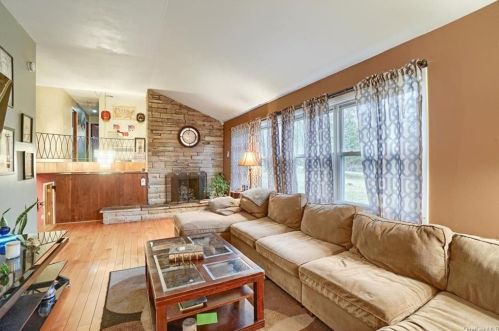 20 Mockingbird Ln, Washingtonville NY  10992-1711 exterior