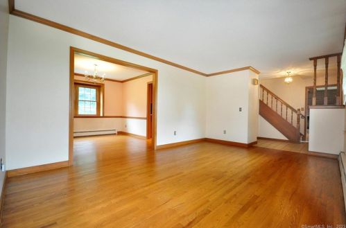 156 Carriage Way, Windsor CT 06095-2008 exterior