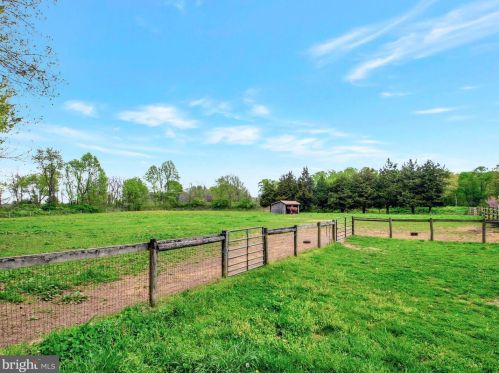 251 Bancroft Rd, Kennett Sq PA  19348-2292 exterior