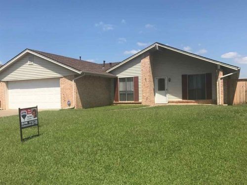 7711 Taylor Ave, Lawton, OK 73505-2432
