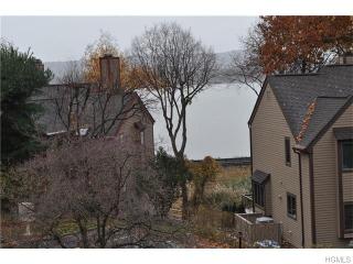 1406 Eagle Bay Dr, Crotonville, NY 10562-2357