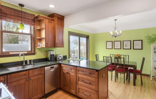 3731 Washburn Ave, Minneapolis MN 55412-1821 exterior