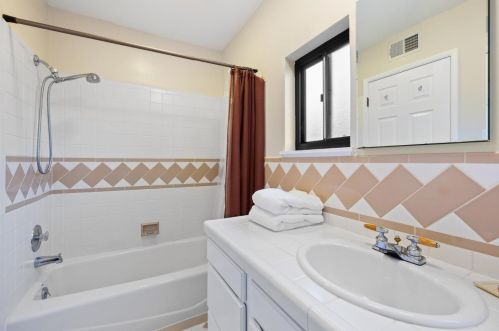 1920 Claremont Dr, San Bruno CA  94066-2716 exterior