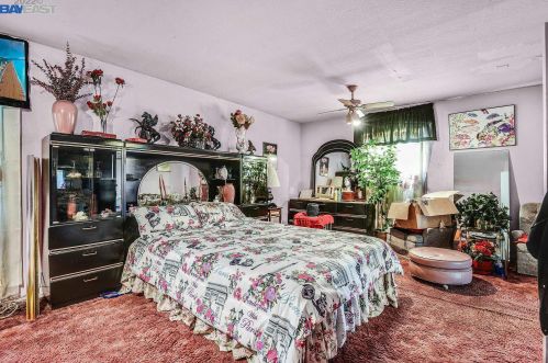 956 76, Oakland CA 94605-2808 exterior