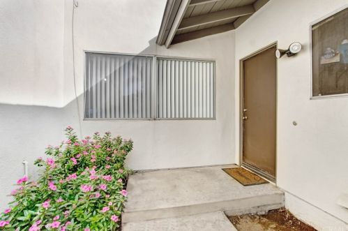 952 Pinyon Ct, Ontario, CA 91762-3353