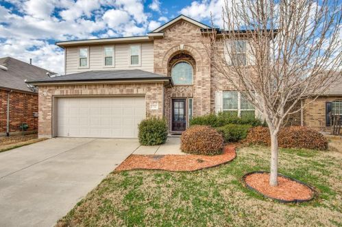 1741 Shoebill Dr, Oak Point, TX 75068-8540