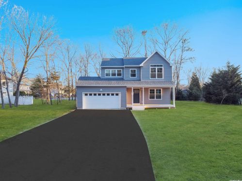 594 Canal Rd, Mount Sinai NY  11766-3307 exterior