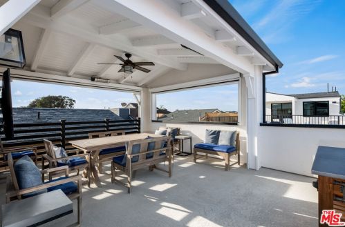 130 Balboa Blvd, Newport Beach CA  92661-1118 exterior