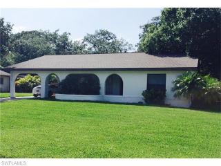 4070 Rainbow Cir, Labelle, FL 33935-5414