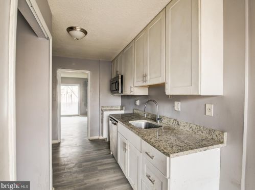 2238 Southgate Sq, Herndon VA  20191-1229 exterior