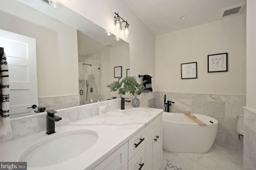 326 Taylor St, Washington DC  20017-1529 exterior