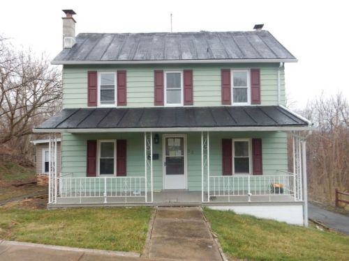 52 Kinsey St, Brady, PA 17752-1038