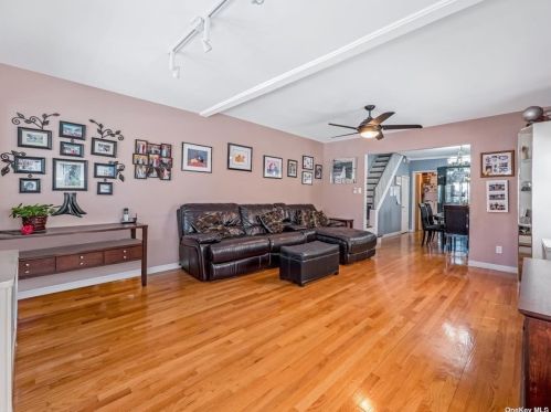 135-31 95th St, Jamaica, NY 11417-2216