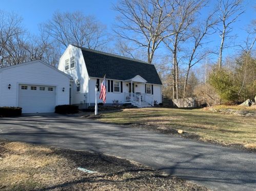 144 Bibeault St, Putnam, CT 06260-1142