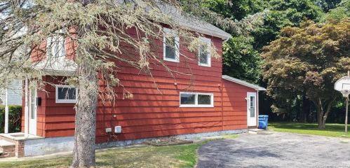 15 Coit St, Norwich, CT 06360-4911