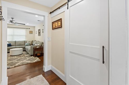 49 Roderick Rd, West Islip NY  11795-2632 exterior