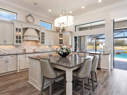 12408 Wisteria Dr, Naples, FL 34120-4676