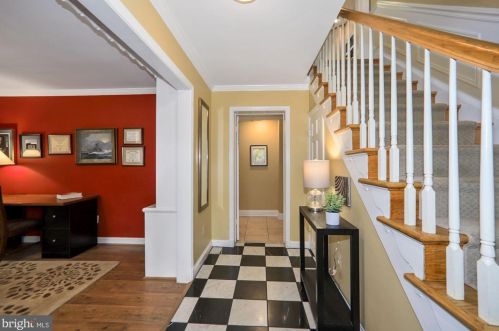 5745 Macarthur Blvd, Washington, DC 20016-5304