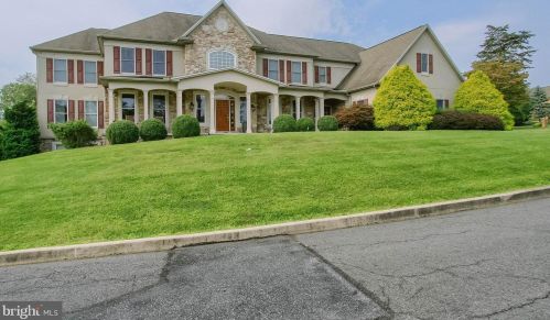 4205 Prosperous Dr, Harrisburg PA  17112-6038 exterior
