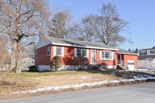4 Ackerman St, Salem, NH 03079-3449