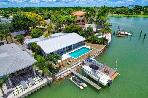 7808 Causeway Blvd, Saint Petersburg, FL 33707-1006
