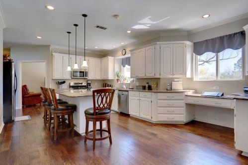 1305 Oak Dr, Lewisville TX  75028-3604 exterior