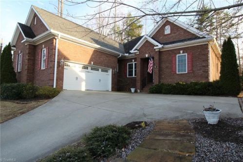 423 Harmon Ridge Ln, Kernersville, NC 27284-9876