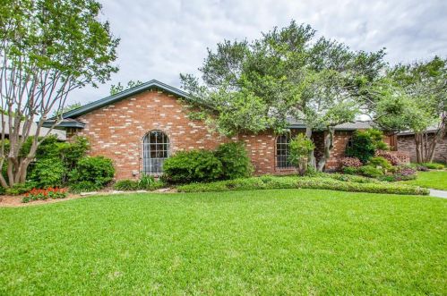 917 Dunbarton Dr, Richardson, TX 75081-5213