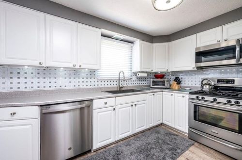 95 Stella Dr, Trafford, PA 15085-1618