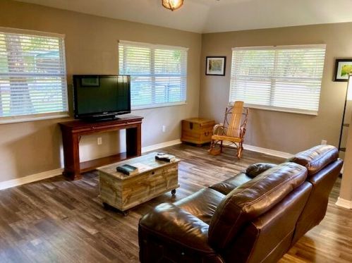 194 Creekside Ln, Defuniak Springs FL  32433-4906 exterior