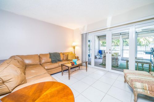 4695 Brandywine Dr, Boca Raton FL  33487-2177 exterior